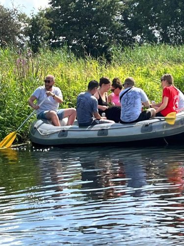 17. August 2024: Paddeln auf der Niers: Thron und Sappeure